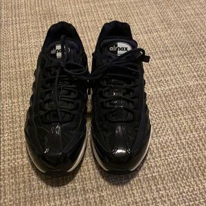 Black and White Nike AirMax